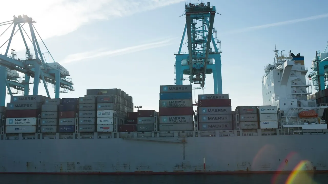 Container vessel loaded with containers at the quay